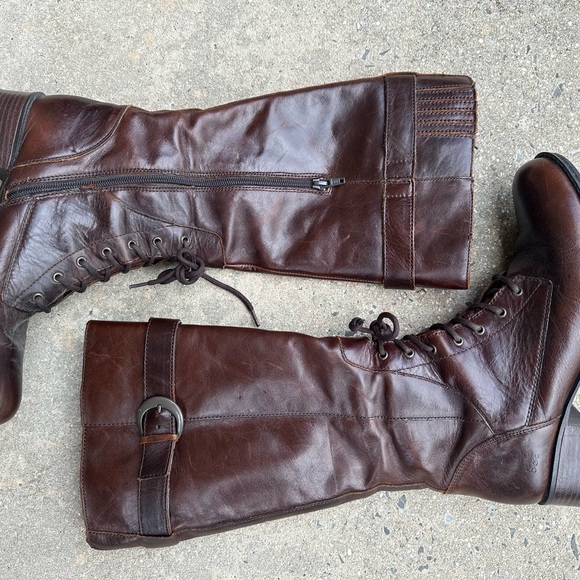 Briwn leather lace up front boots with top buckle Side zip. 1 1/2 inch heel. - Picture 4 of 5